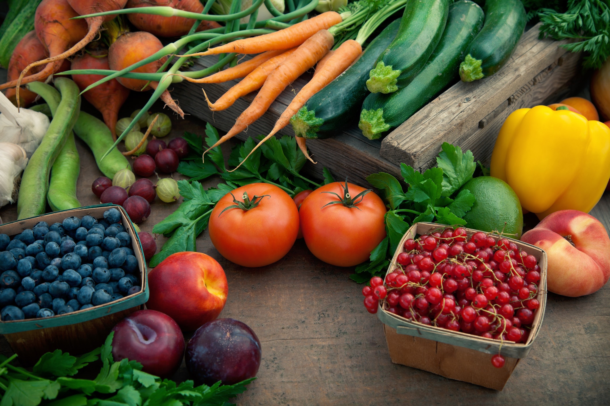 Плоды овощей и фруктов. Овощи и фрукты. Овощи, фрукты, ягоды. Свежие овощи и фрукты. Овощи фрукты ягоды зелень.